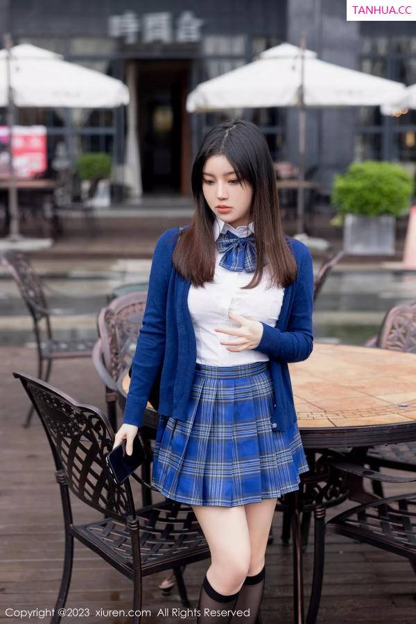 豆瓣酱  [XiuRen]高清写真图 2023.12.01 No.7754 豆瓣酱 丝袜美臀第4张图片
